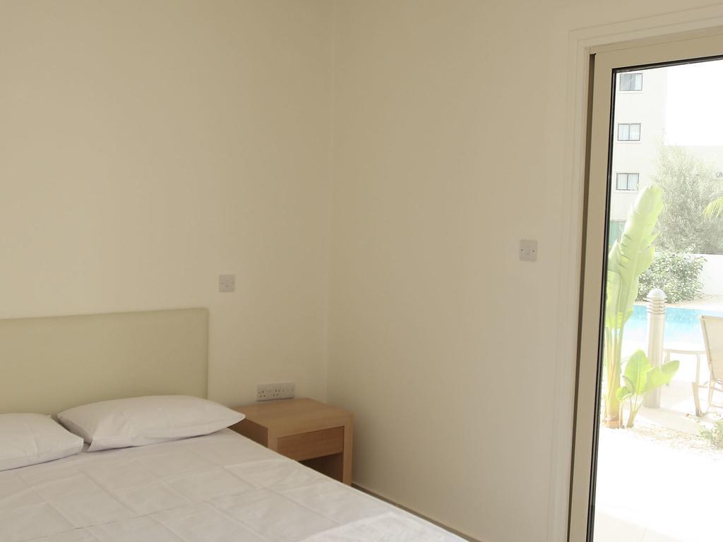 Athena Beach Villas 普罗塔拉斯 外观 照片