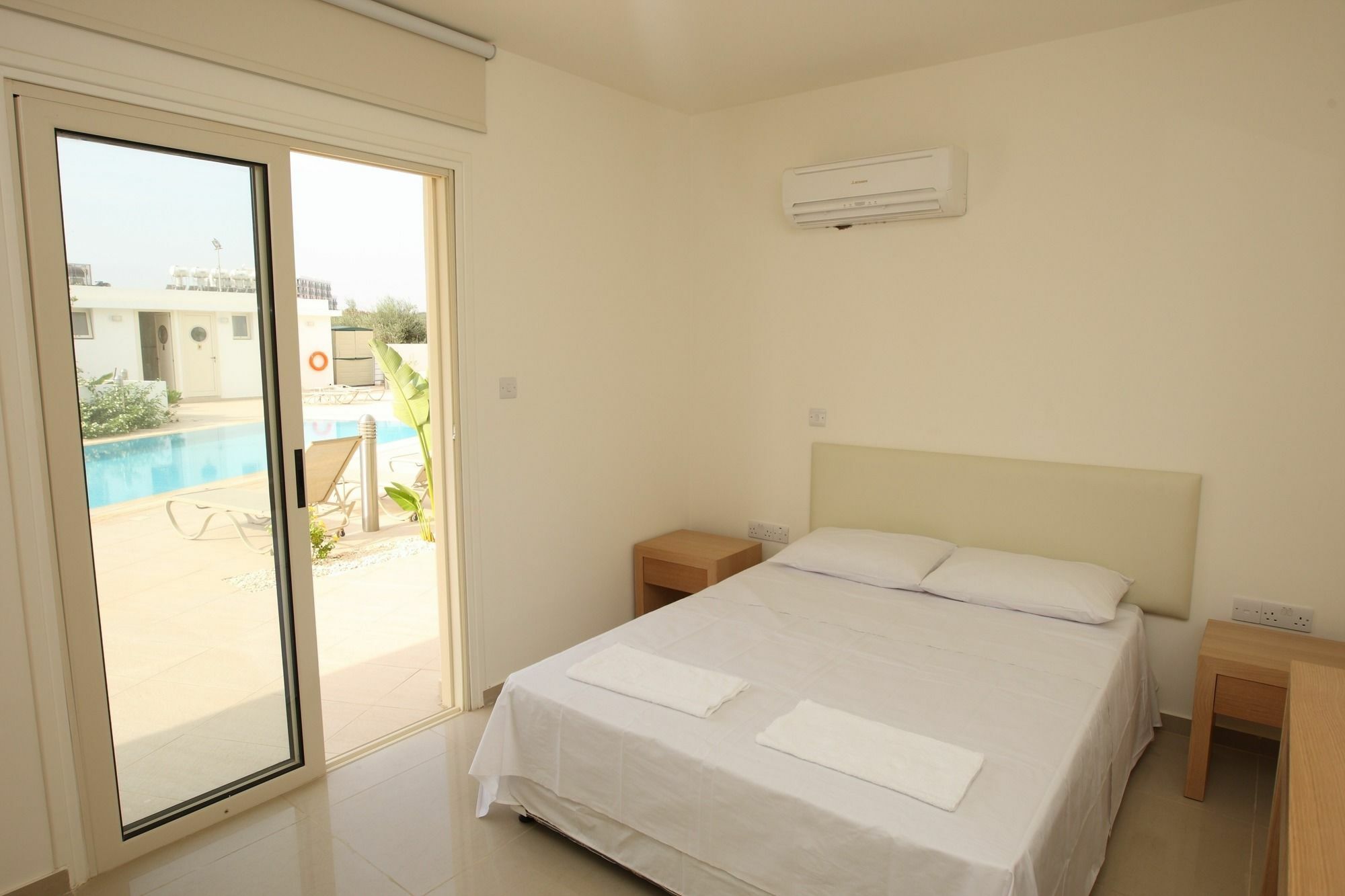 Athena Beach Villas 普罗塔拉斯 外观 照片